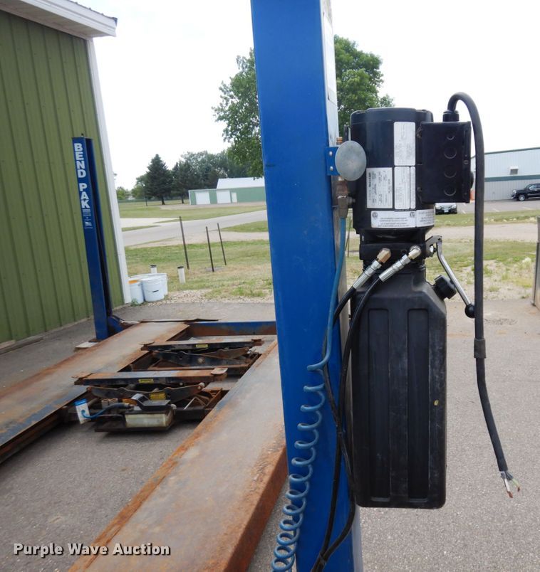 image for item MF9672 2004 Bend Pak HD-12SS  four post automotive lift