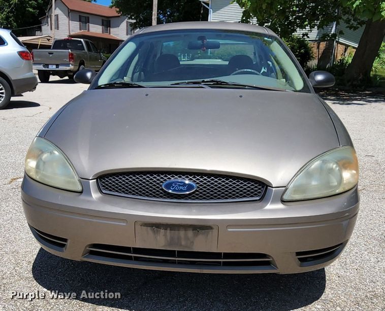 image for item MK9013 2005 Ford Taurus SE