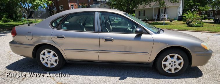 image for item MK9013 2005 Ford Taurus SE