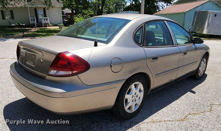 image for item MK9013 2005 Ford Taurus SE