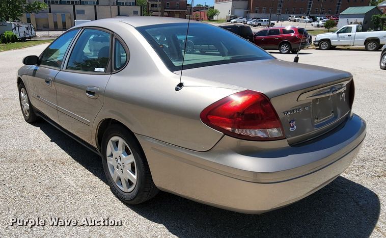 image for item MK9013 2005 Ford Taurus SE