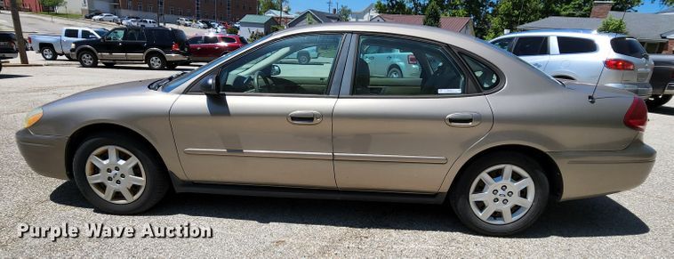 image for item MK9013 2005 Ford Taurus SE