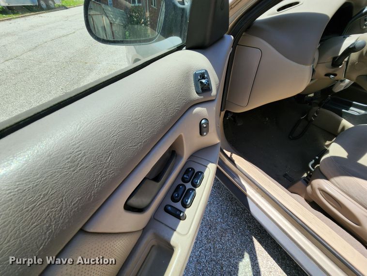 image for item MK9013 2005 Ford Taurus SE