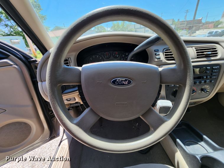 image for item MK9013 2005 Ford Taurus SE