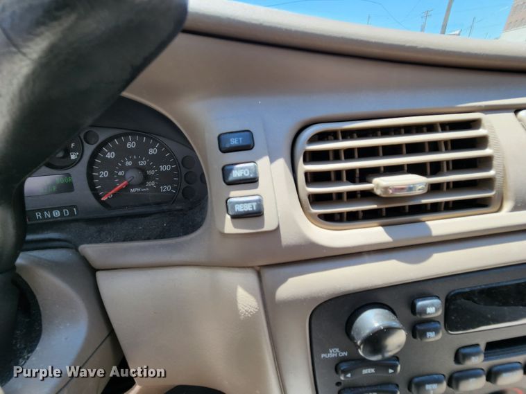 image for item MK9013 2005 Ford Taurus SE