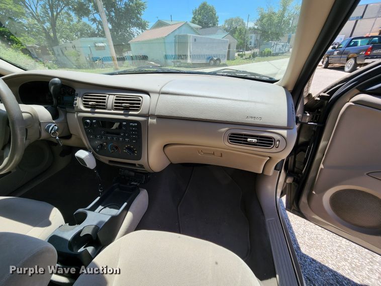 image for item MK9013 2005 Ford Taurus SE