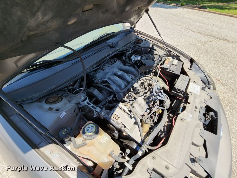 image for item MK9013 2005 Ford Taurus SE