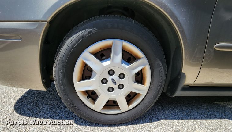 image for item MK9013 2005 Ford Taurus SE