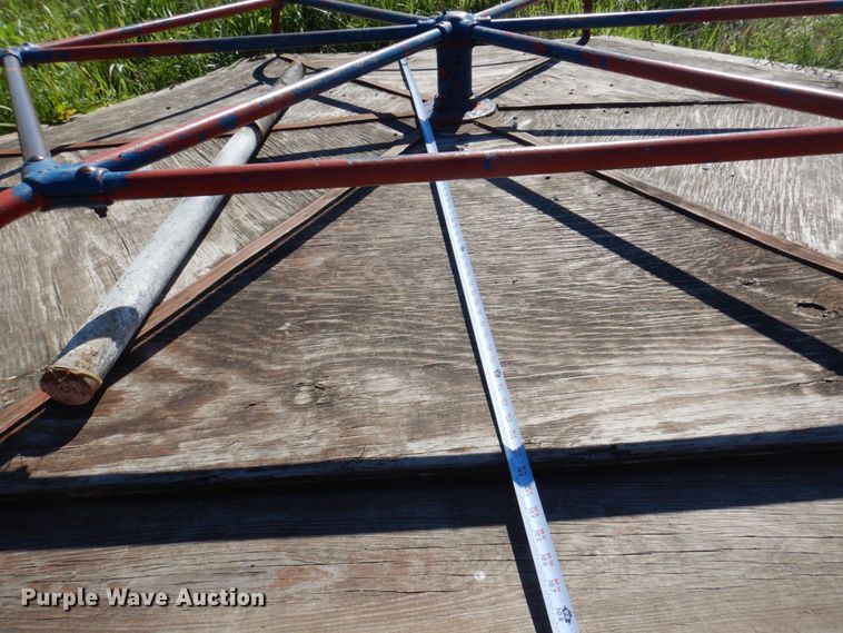 image for item MW9284 (2) merry-go-rounds