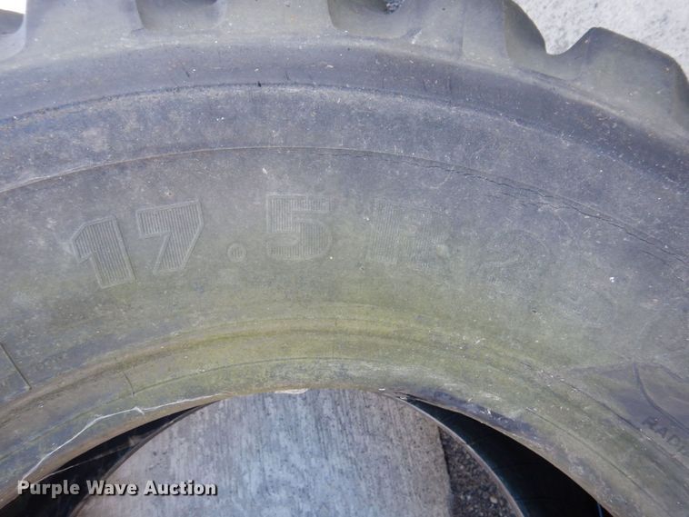 image for item MW9285 (2) Michelin tires