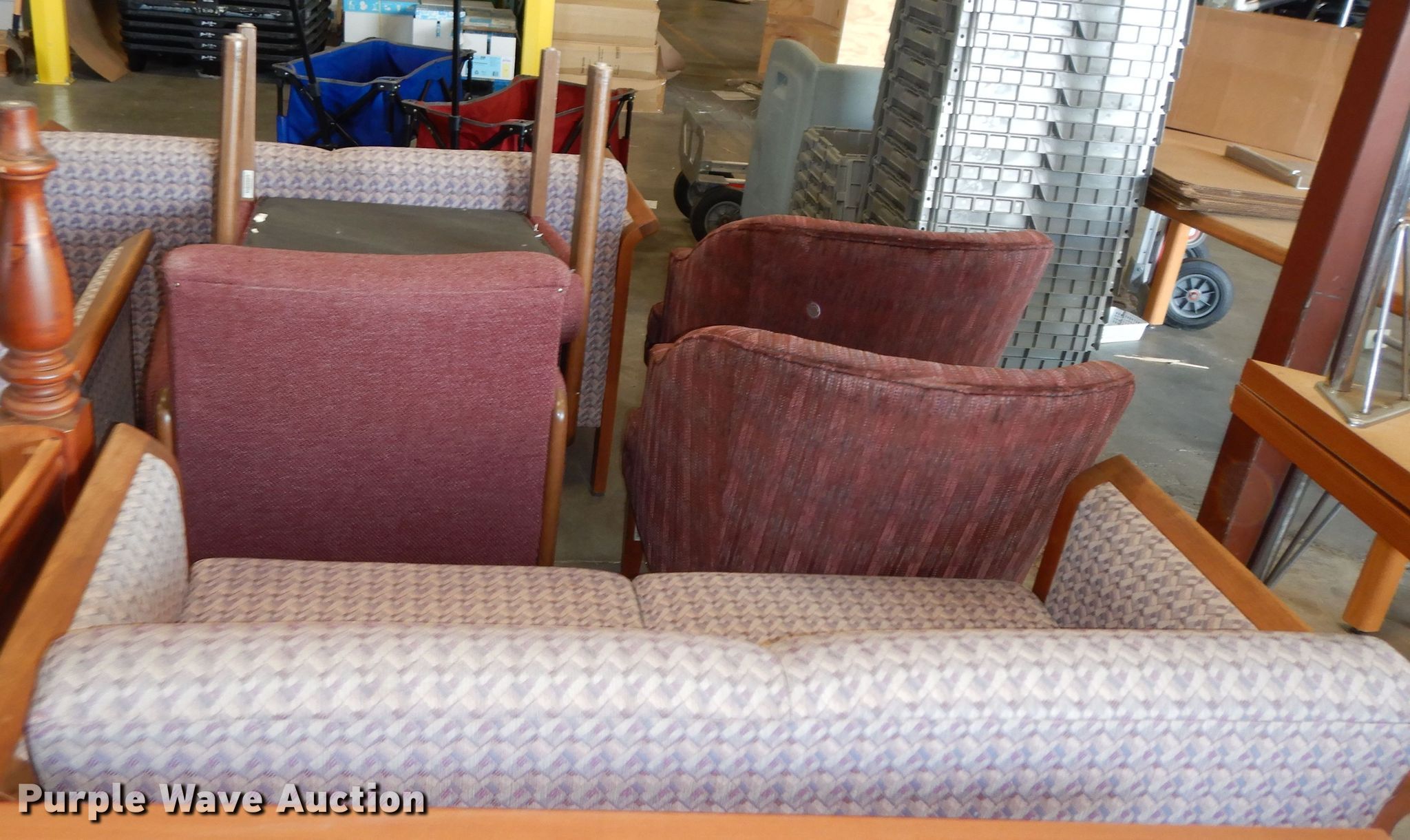 Furniture in Manhattan, KS Item KS9691 sold Purple Wave