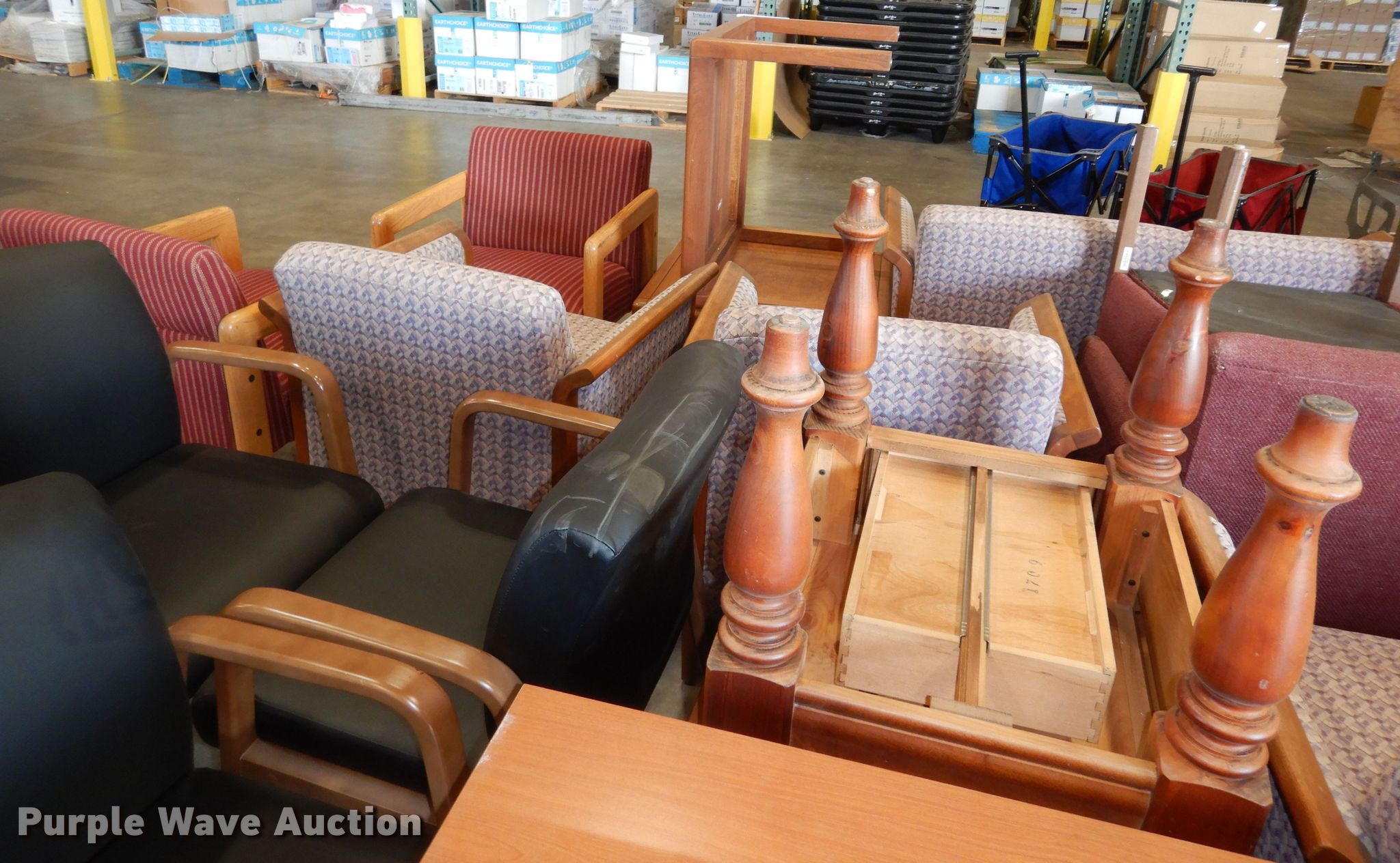 Furniture in Manhattan, KS Item KS9691 sold Purple Wave