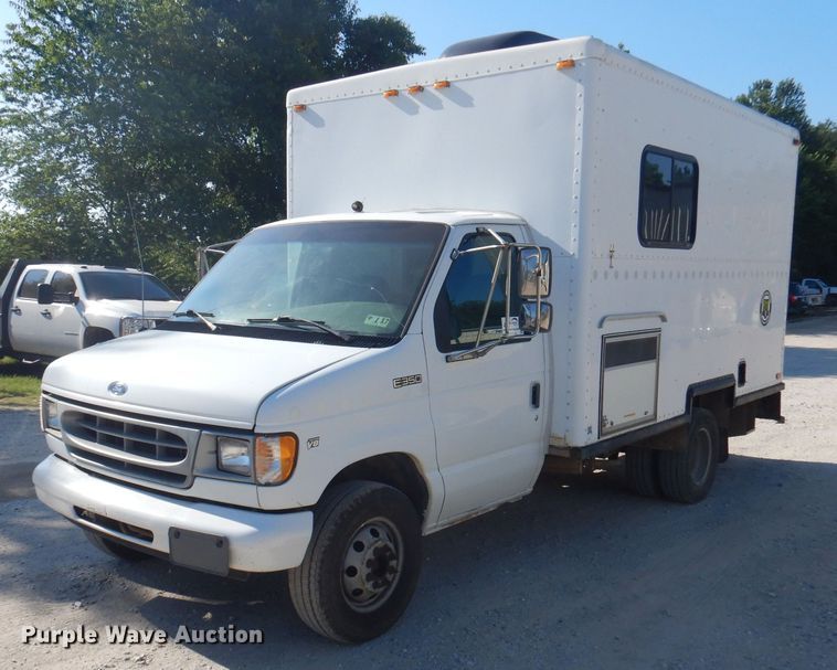 image for item DJ3837 1997 Ford E350  fiber optic splicing truck