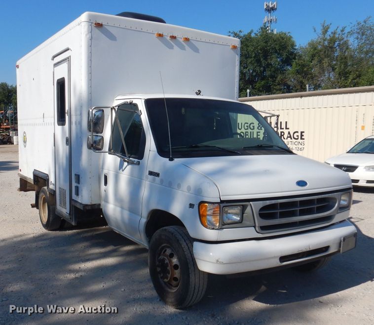 image for item DJ3837 1997 Ford E350  fiber optic splicing truck