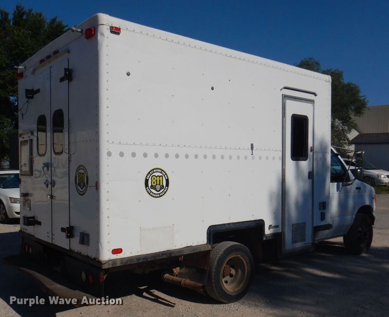 image for item DJ3837 1997 Ford E350  fiber optic splicing truck