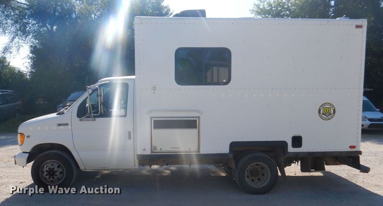 image for item DJ3837 1997 Ford E350  fiber optic splicing truck