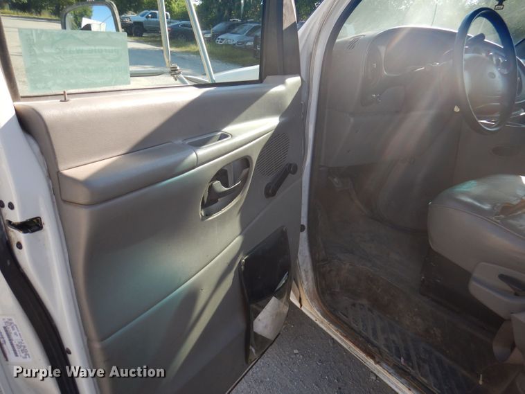 image for item DJ3837 1997 Ford E350  fiber optic splicing truck