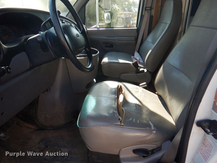 image for item DJ3837 1997 Ford E350  fiber optic splicing truck