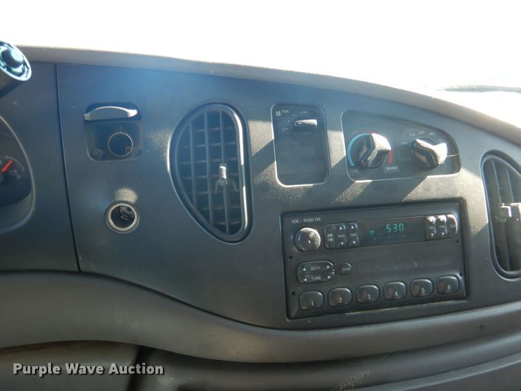 image for item DJ3837 1997 Ford E350  fiber optic splicing truck