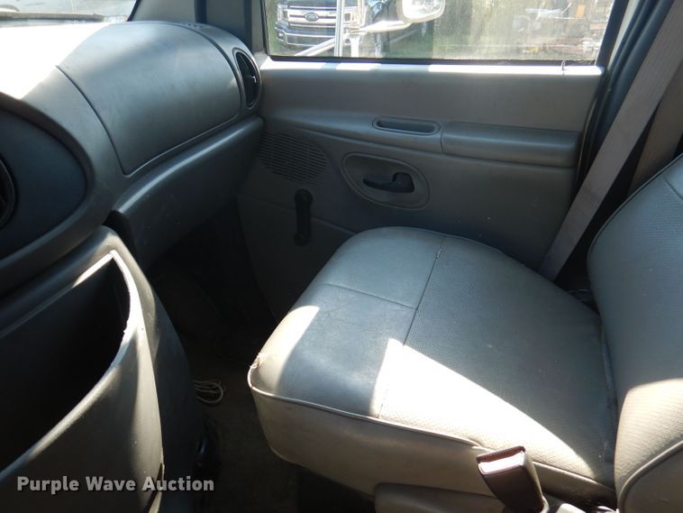 image for item DJ3837 1997 Ford E350  fiber optic splicing truck