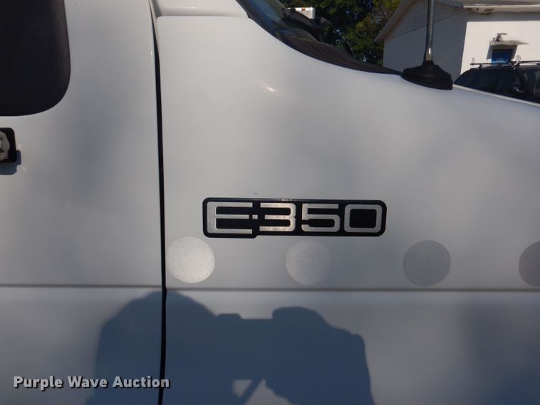 image for item DJ3837 1997 Ford E350  fiber optic splicing truck