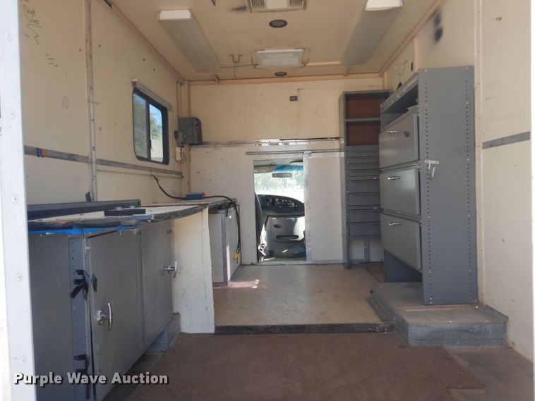 image for item DJ3837 1997 Ford E350  fiber optic splicing truck