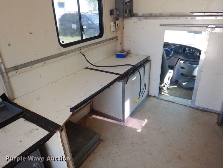 image for item DJ3837 1997 Ford E350  fiber optic splicing truck