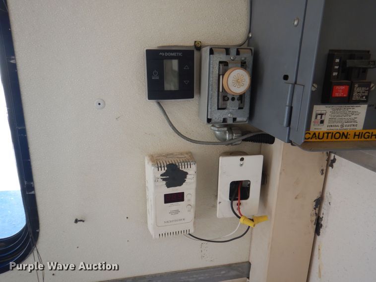 image for item DJ3837 1997 Ford E350  fiber optic splicing truck