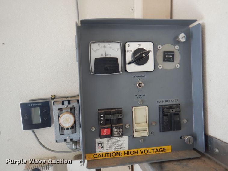 image for item DJ3837 1997 Ford E350  fiber optic splicing truck