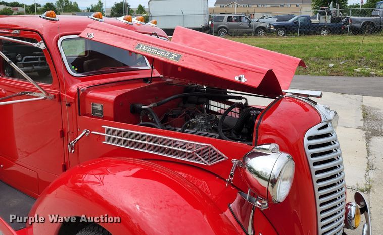 image for item DL6591 1936 Diamond T  car hauler truck