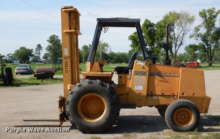image for item DM2265 1996 Case 585E  forklift