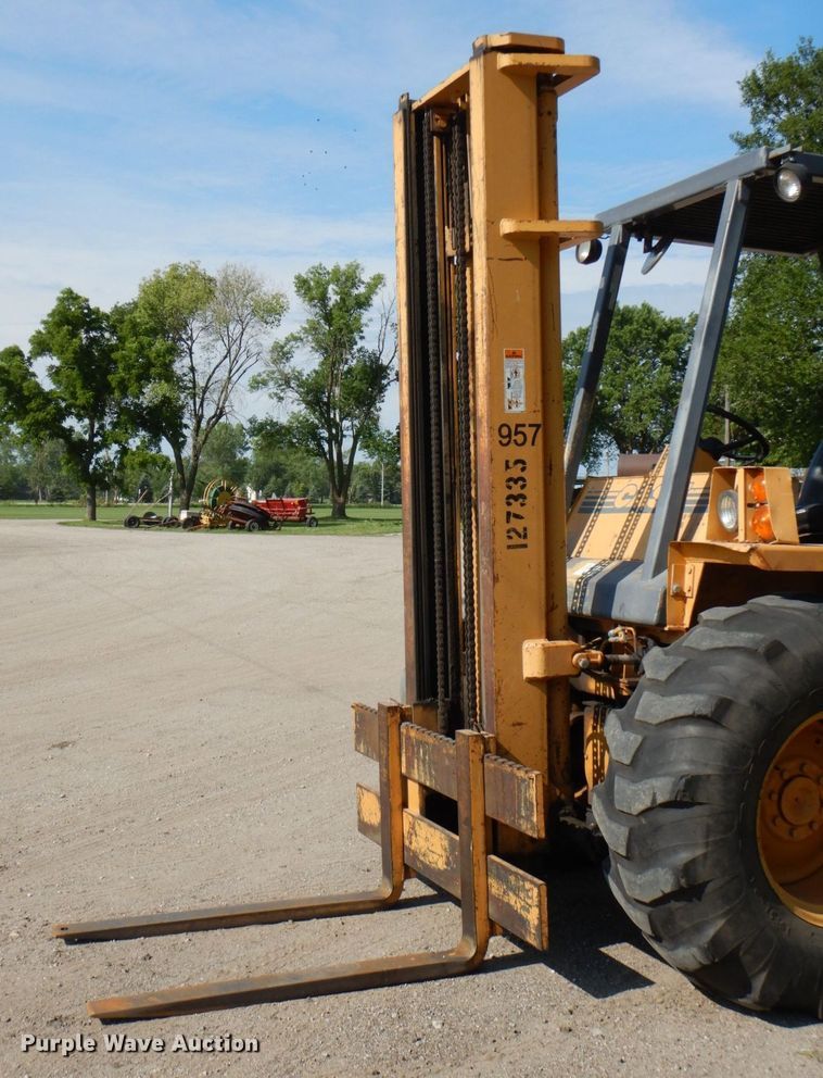 image for item DM2265 1996 Case 585E  forklift