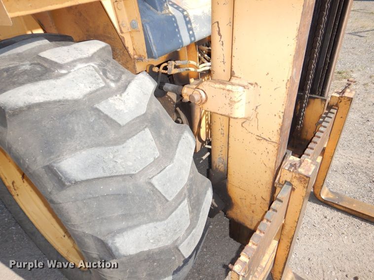 image for item DM2265 1996 Case 585E  forklift