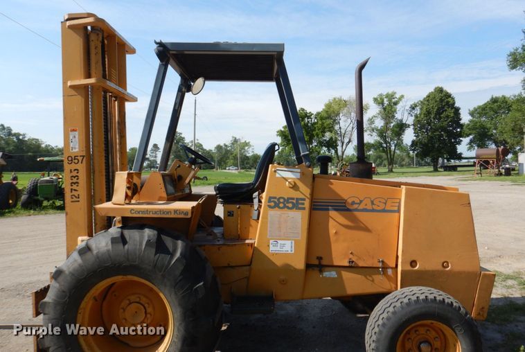 image for item DM2265 1996 Case 585E  forklift