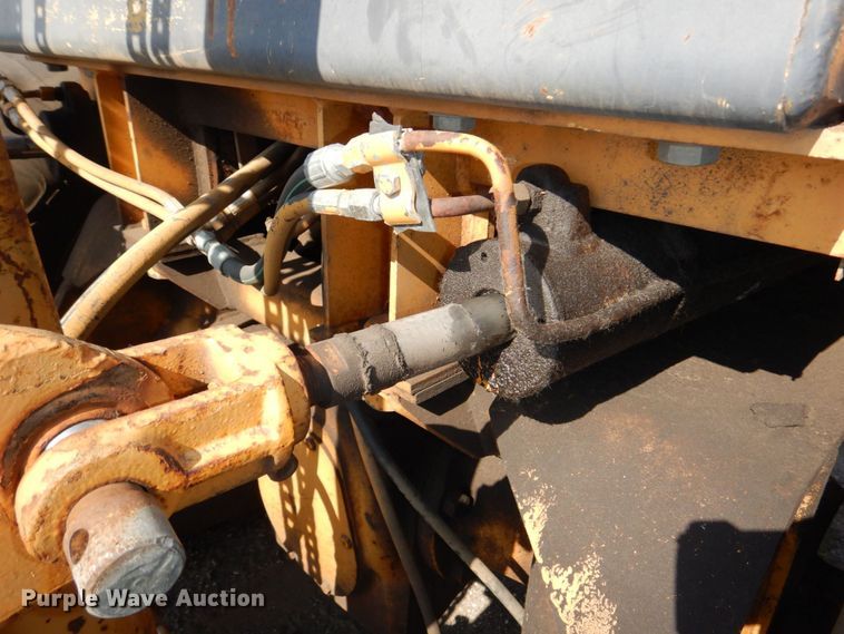 image for item DM2265 1996 Case 585E  forklift