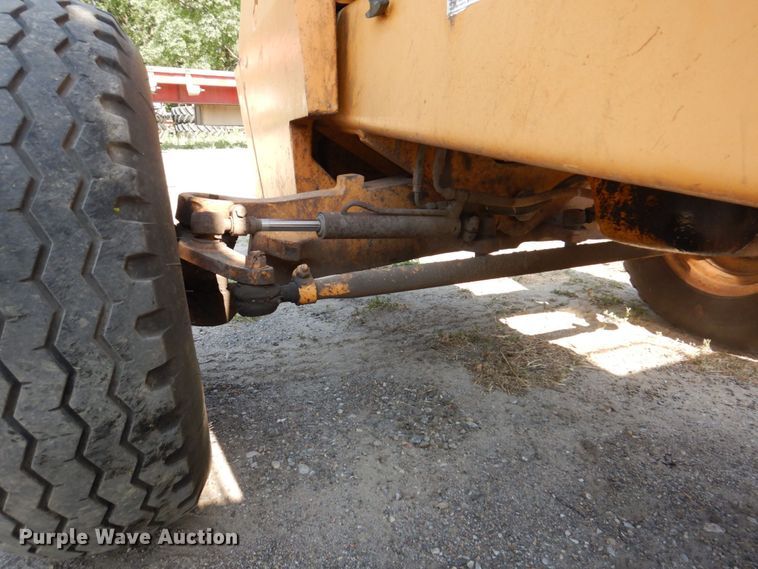 image for item DM2265 1996 Case 585E  forklift