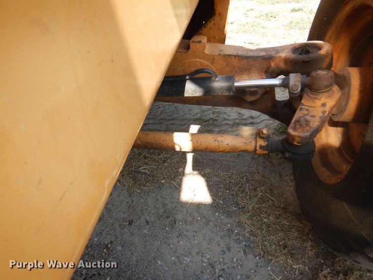 image for item DM2265 1996 Case 585E  forklift