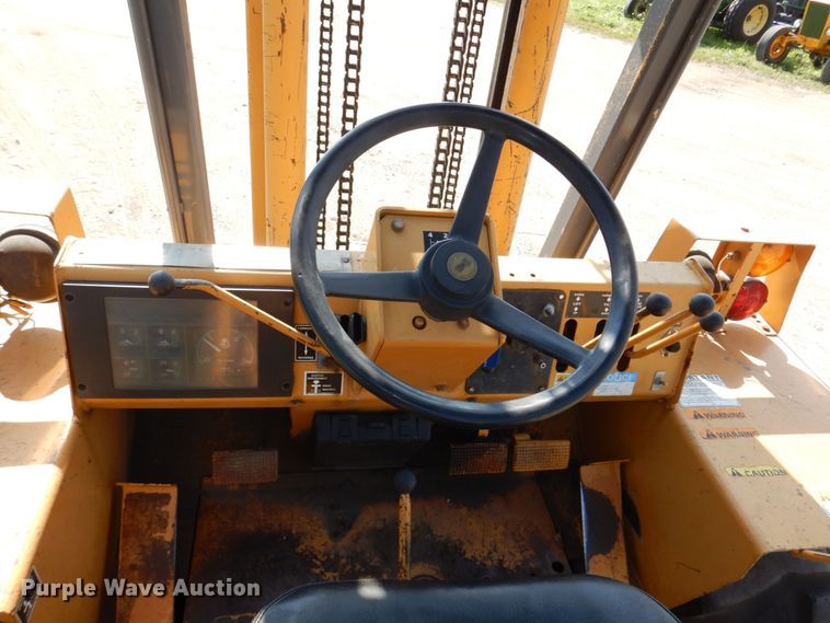 image for item DM2265 1996 Case 585E  forklift