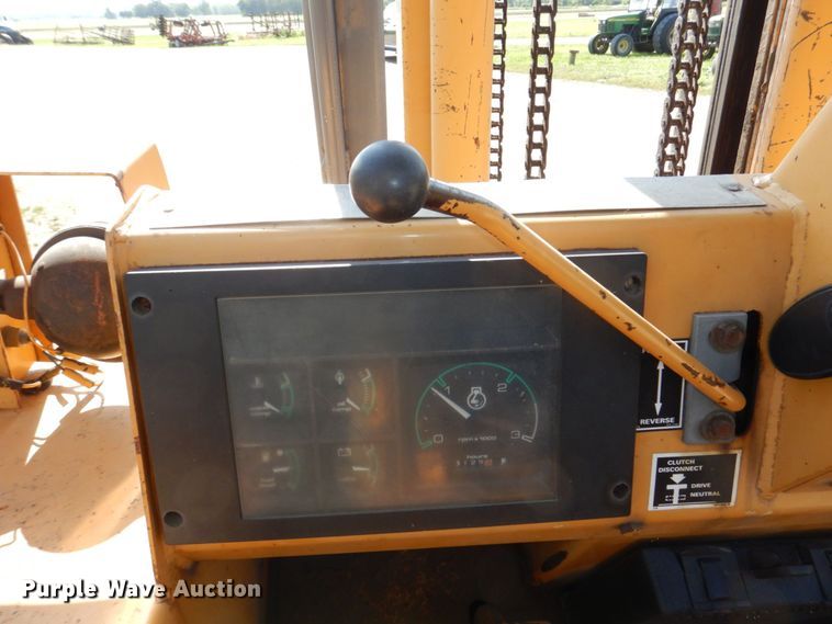 image for item DM2265 1996 Case 585E  forklift