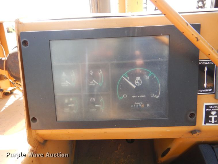 image for item DM2265 1996 Case 585E  forklift