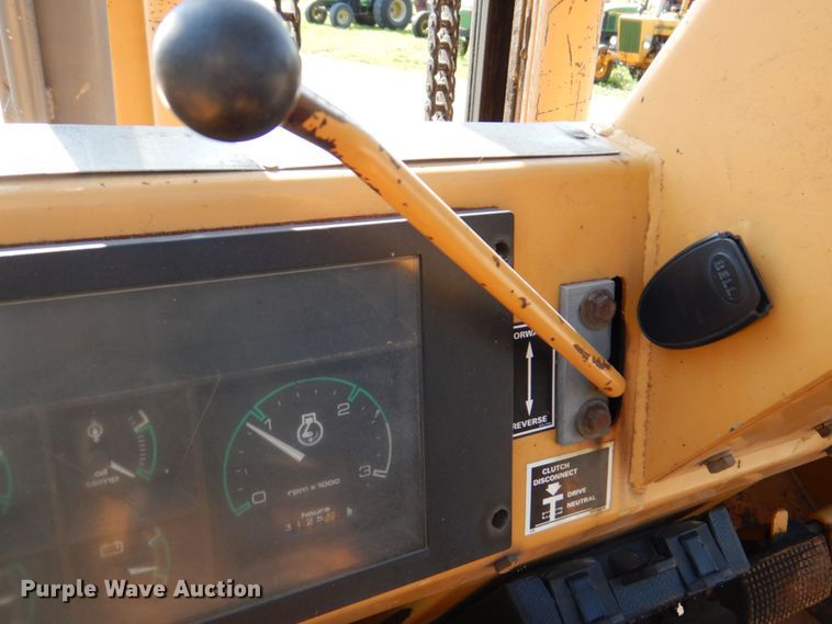 image for item DM2265 1996 Case 585E  forklift