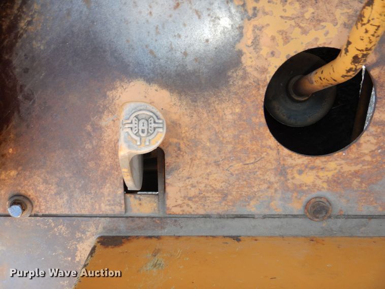 image for item DM2265 1996 Case 585E  forklift