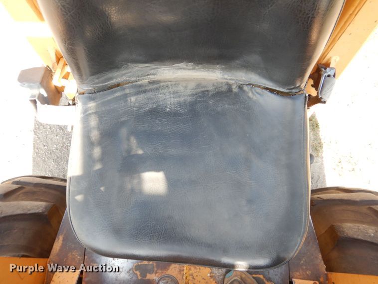 image for item DM2265 1996 Case 585E  forklift