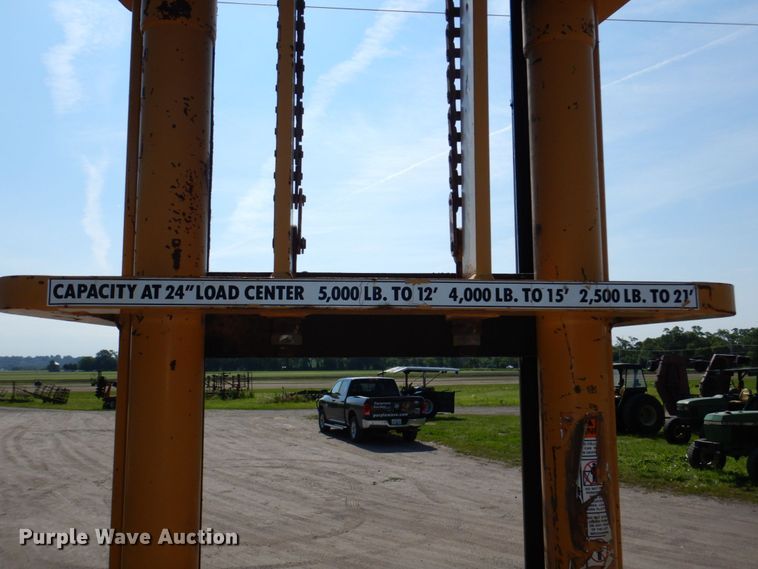 image for item DM2265 1996 Case 585E  forklift