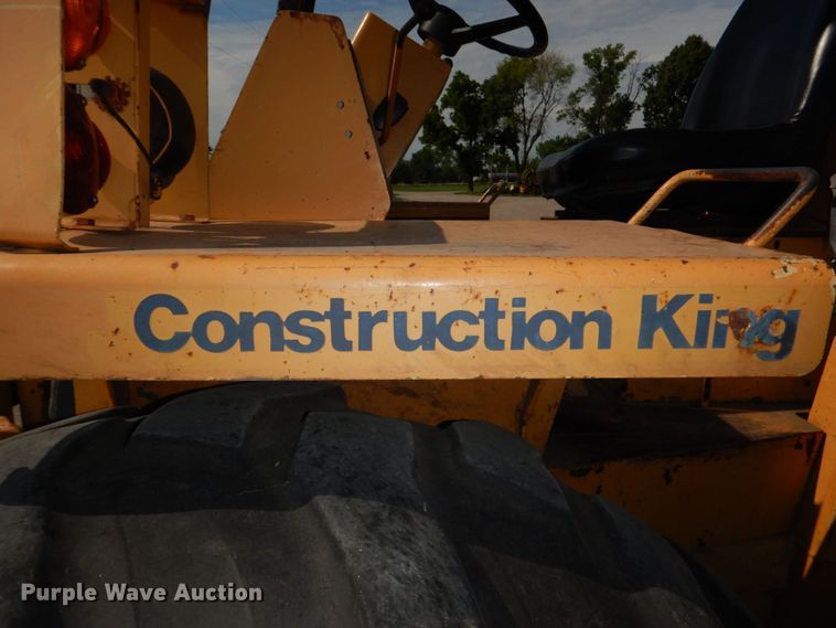 image for item DM2265 1996 Case 585E  forklift