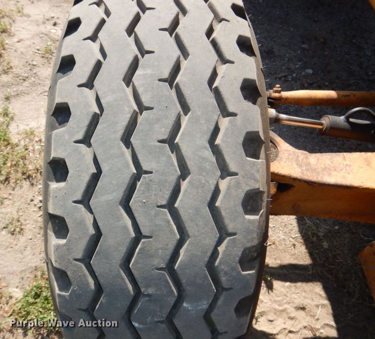 image for item DM2265 1996 Case 585E  forklift