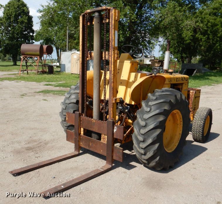 image for item DM2270 International Harvester 5410  forklift