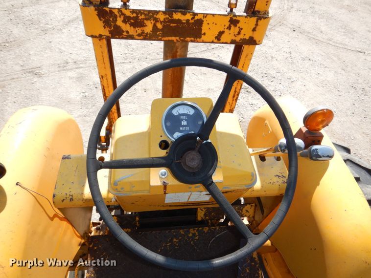 image for item DM2270 International Harvester 5410  forklift