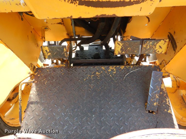 image for item DM2270 International Harvester 5410  forklift