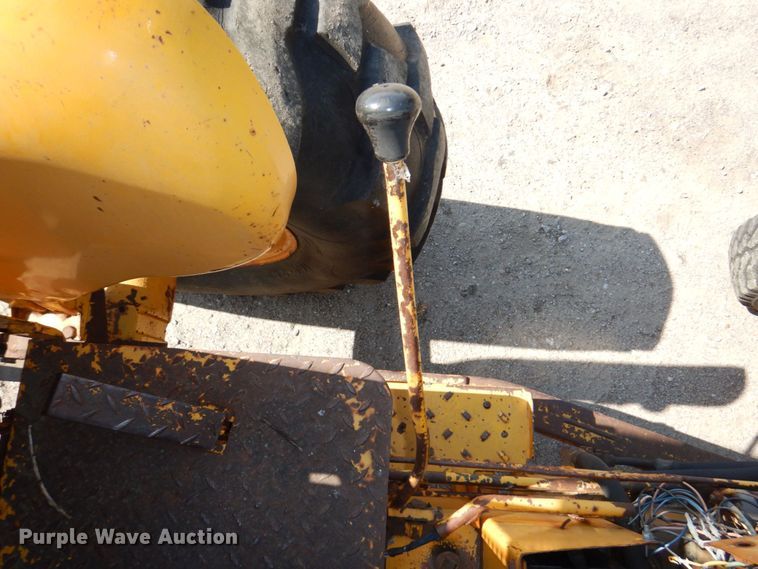 image for item DM2270 International Harvester 5410  forklift